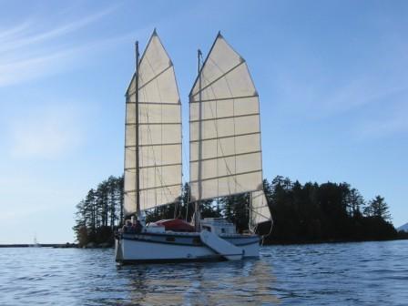 LUNA under sail