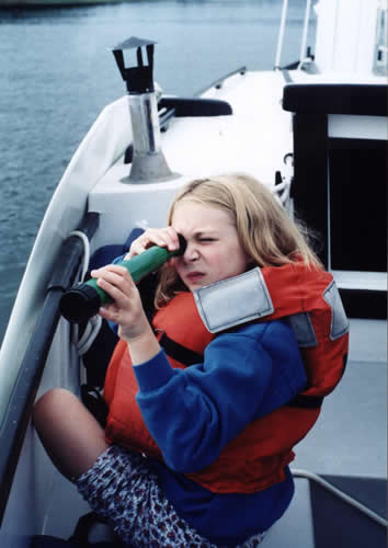 Aly uses telescope